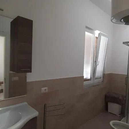 Appartamento Simplistic In With Balcony